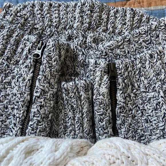 Like new L.L. Bean Cream and Gray Crew Neck Sweater with Cable Knit Small - Picture 9 of 9